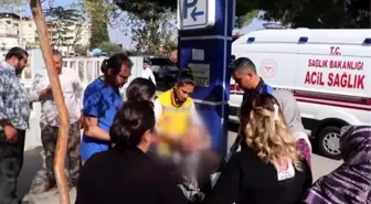 Motosikletin çarptığı yaya, yaralandı