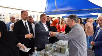Merhum Başkan Bulut'un ruhuna helva dağıtıldı