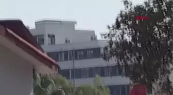 BASINÇLA PATLAYAN SU TANKI 150 METRE İLERİDEKİ BİNANIN DUVARINA ÇARPTI