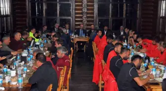 Başkan Akkaya'dan Akşehirspor'a motivasyon yemeği