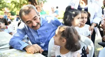 Adana yerel haberi... Çukurova Belediye Başkanı Çetin, Kız Çocuklarıyla Buluştu