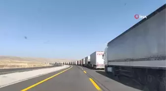 Gürcistan sınırında 8 kilometrelik tır kuyruğu