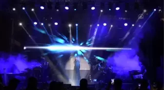 Kahramanmaraş haberi: KAHRAMANMARAŞ - Şarkıcı Bengü Kahramanmaraş'ta konser verdi