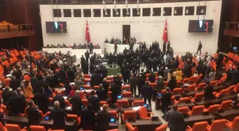 'sansür Yasası'nın 13 Maddesi Daha Kabul Edildi, 'Gerçeğe Aykırı Bilgi Yayma' Suçunu Düzenleyen Maddeye CHP'nin Protestosu Nedeniyle Geçilemedi