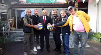 Düzce spor haberleri... Düzce TSO Başkanı Bıyık'tan Düzce Basın takımına destek
