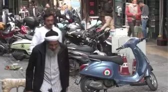 Eminönü'nde çözülemeyen motosiklet sorunu esnafı canından bezdirdi