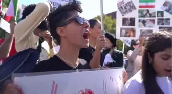 İranlı Mahsa Emini'nin gözaltına alındıktan sonra ölümü, ABD'de protesto edildi