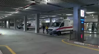 İstanbul'da tedavileri süren maden ocağı patlamasında yaralananların yakınları hastanede bekliyor