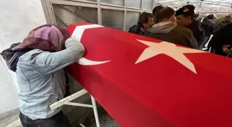 Karabük gündem haberleri... Madendeki patlamada hayatını kaybeden Öner Yıldız, Karabük'te son yolculuğuna uğurlandı (2)