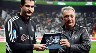 Necip Uysal'a 400. maç plaketi verildi