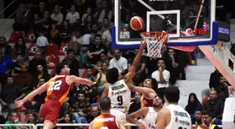 İzmir spor: Türkiye Sigorta Basketbol Süper Ligi: Aliağa Petkimspor: 66 Galatasaray Nef: 84