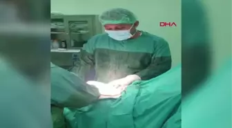 KONUŞA KONUŞA YAPILAN AMELİYATTA, KALIN BAĞIRSAĞIN 60 SANTİMLİK KANSERLİ BÖLÜMÜ ÇIKARILDI