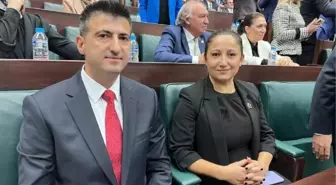 Kırıkkale haber... Cumhurbaşkanı Erdoğan, AK Parti'ye katılan İzmir Milletvekili Mehmet Ali Çelebi'ye rozet taktı