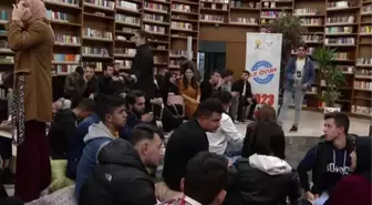 Ömer Çelik: '(CHP) Onlar Türkiye'ye husumet besleyenlerle kucaklaşıyorlar'