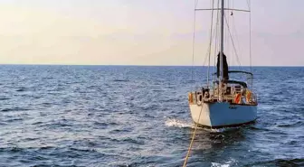 Sürüklenen tekneyi KIYEM ekipleri kurtardı