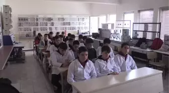 Son dakika haberleri! Akıma kapılarak hayatını kaybeden öğretmenin cenazesi defnedildi
