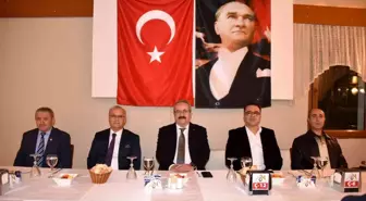 Manisa yerel haberi... Salihli'de muhtarlara yemekli kutlama