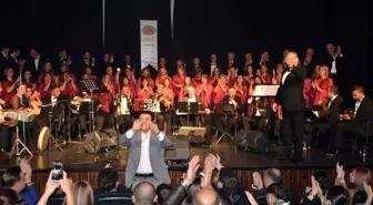 Eskişehir haberleri! Eskişehir'de ünlü sanatçı Coşkun Sabah'ın konserine yoğun ilgi
