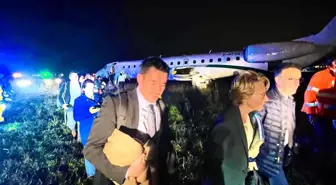 Fransız Bakan Cayeux'ün bulunduğu uçak büyük tehlike atlattı