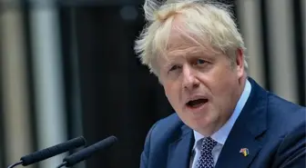 İngiltere'de Liz Truss'un istifasından sonra tanıdık bir isim başbakanlığa gelebilir! Boris Johnson adaylık için çalışmalara başladı