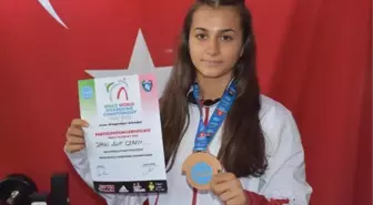 SPOR Kick boksçu Elif, adını dünyaya duyurdu