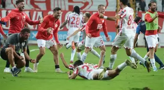 Antalyaspor, sahasında İstanbulspor'u 2-1 yendi