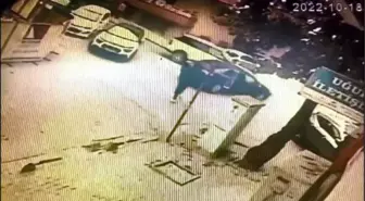 AVCILAR'DA KAVŞAKTAKİ KAZA 2 YARALI