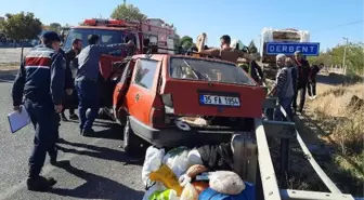 Minibüs ile otomobilin çarpışması sonucu 4 kişi yaralandı