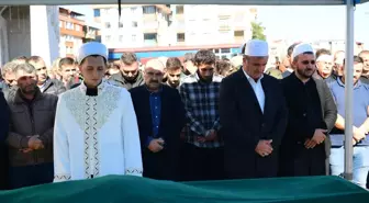 Son dakika haberleri | Trabzon'da vefat eden lise müdürünün cenaze namazını hafız oğlu kıldırdı