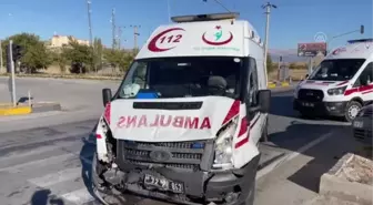 Son dakika haberleri | Ambulans ile otomobilin çarpıştığı kazada bir kişi öldü, 6 kişi yaralandı