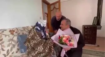 Vali Tuncay Sonel, Cumhuriyet'le yaşıt kent sakinlerini ziyaret etti