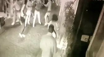 Son dakika haberi: Beyoğlu'nda silahlı saldırı öncesi meydan kavgası kamerada