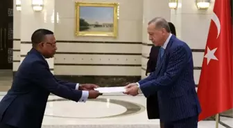 Ankara politika haberi | Kongo Cumhuriyeti'nin Ankara Büyükelçisi Ondele, Cumhurbaşkanı Erdoğan'a güven mektubu sundu