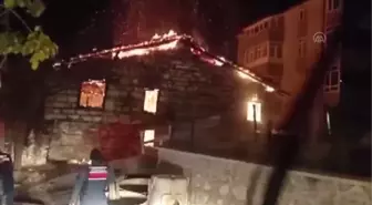 Son dakika haberi... Derebucak ilçesinde çıkan yangında ev küle döndü