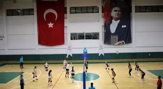 Derincespor Kulübü, Küçük Kızlar Voleybol Ligi'nde ilk müsabakasına çıktı