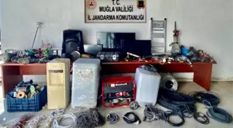 Ne buldularsa çalmışlar