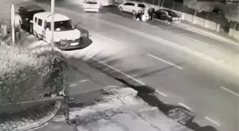 Son dakika haberi | Otomobilin yayaya çarpması güvenlik kamerasına yansıdı
