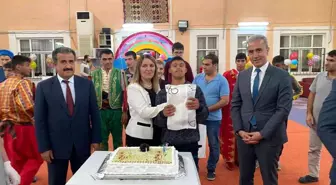 Vali eşinden özel çocukların doğum gününe kutlama