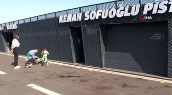 Kenan Sofuoğlu'ndan motosikleti çalınan miniğe büyük jest... Oğlunun motosikletini hediye etti
