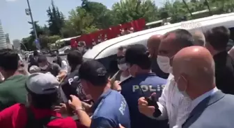 Gazeteci Sibel Hürtaş'ın Yargılandığı Davada Mahkeme, Duruşmalara Katılmayan Şikayetçi Polisler Hakkında Zorla Getirme Kararı Verdi