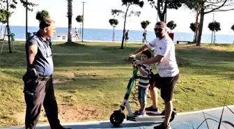 Scooterda biri çocuk 4 kişiyle ölüme meydan okuyan yolculuk