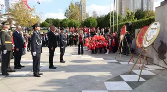 Cumhuriyetin 99. Yıl Coşkusu, Ataşehir'de Çelenk Sunma Töreni ile Başladı