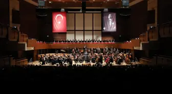 Devlet Çoksesli Korosu ve İZDSO, Cumhuriyet Bayramı dolayısıyla konser verdi