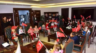 Miniklerden Başkan Bakkalcıoğlu'na bayram kutlaması