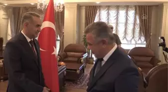 ŞANLIURFA - Siverek'te 29 Ekim Cumhuriyet Bayramı törenlerle kutlandı