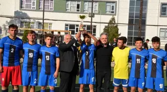 Kırkağaç'ta 29 Ekim Futbol Turnuvasında şampiyon Anadolu İmam Hatip Lisesi