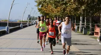 Kocaeli'de 9'uncu Cumhuriyet Koşusu ve Çocuk Maratonu düzenlendi