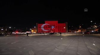 SARAYBOSNA - Vijecnica Kütüphanesi'ne Türk bayrağı yansıtıldı