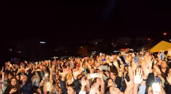 Didim'de 29 Ekim coşkusu fener alayı ve konserle kutlandı