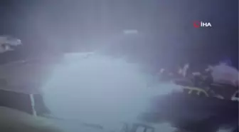 Gaziantep'te 2 otomobil kafa kafaya çarpıştı: 2 ölü 6 yaralı
